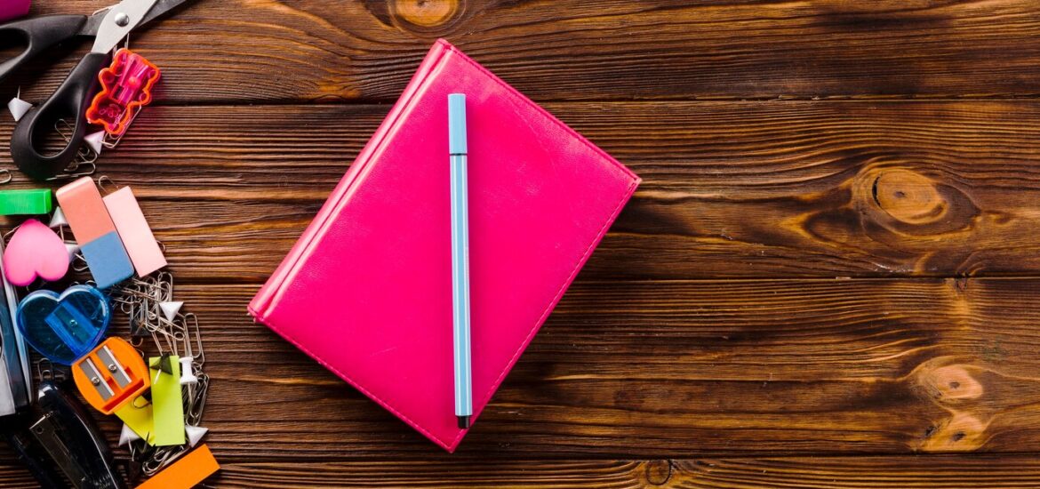 Stylos personnalisés et bloc-notes : des goodies classiques, mais toujours efficaces