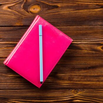 Stylos personnalisés et bloc-notes : des goodies classiques, mais toujours efficaces